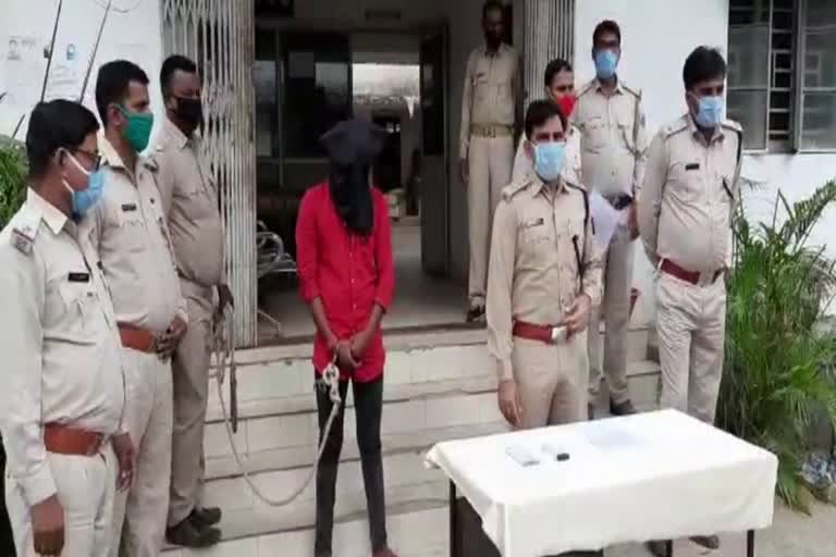 Police arrested a criminal of snatcher gang in deoghar