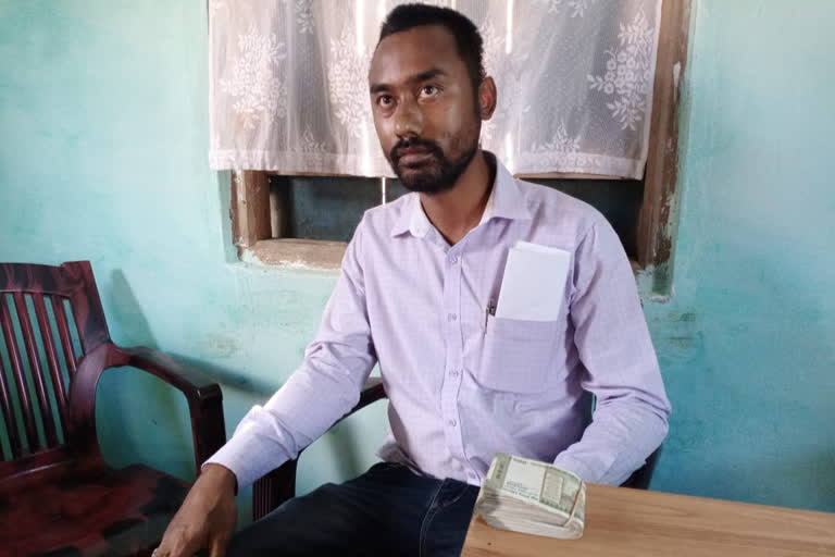 money demanded in doomdooma by the name of fake reporter