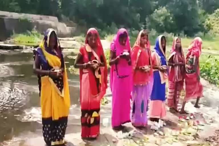 Women worshiping Corona as a god in dhanbad