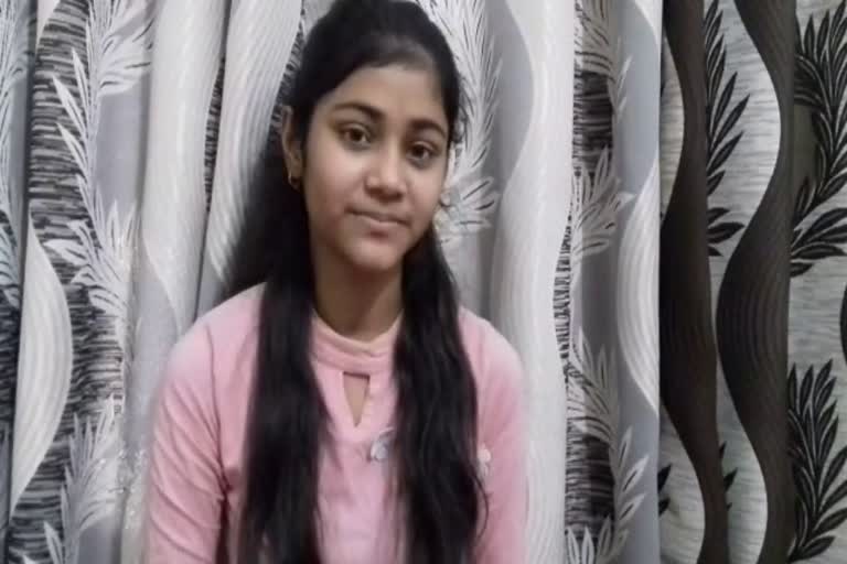 Harshita of Dehra got 95% marks in the 10th board examination