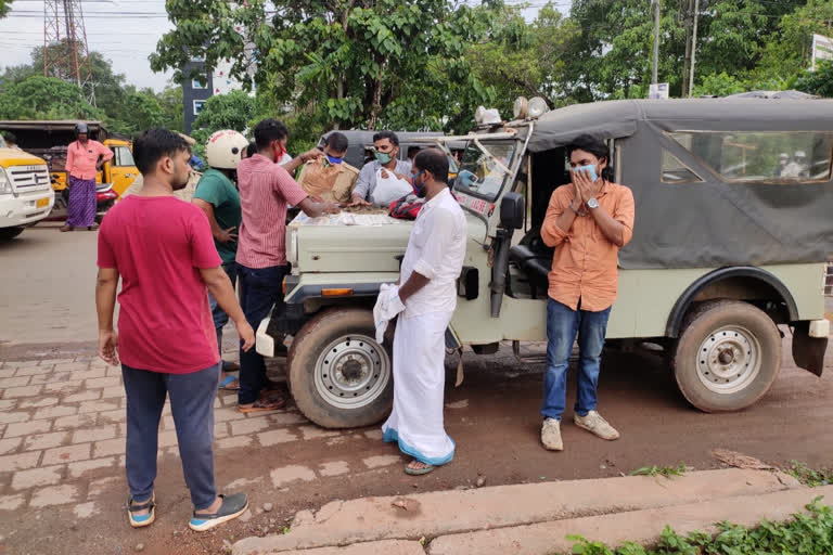 Two peoples arrested with cannabis in Nilambur  നിലമ്പൂരില്‍ കഞ്ചാവുമായി രണ്ടുപേര്‍ പിടിയില്‍  എക്സൈസ്  കഞ്ചാവുമായി രണ്ടുപേര്‍ പിടിയില്‍  മലപ്പുറം