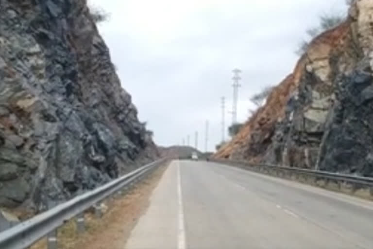 dangerous highway road in nellore to kadapa