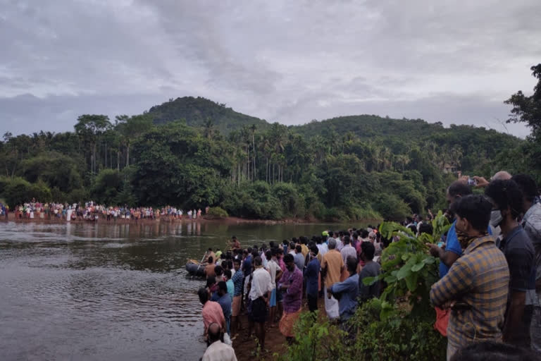 madambakkam river  മടമ്പം പുഴയില്‍ ഒഴുക്കില്‍പ്പെട്ട് മൂന്ന് പേരെ കാണാതായി  payyavur river missing news  kannur youth missing news