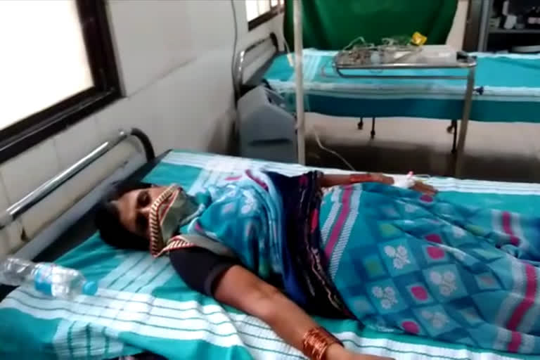 woman who came to the hospital with the snake which bites for her