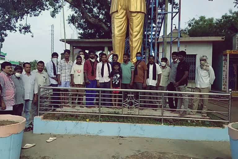 people protest at east godavari district