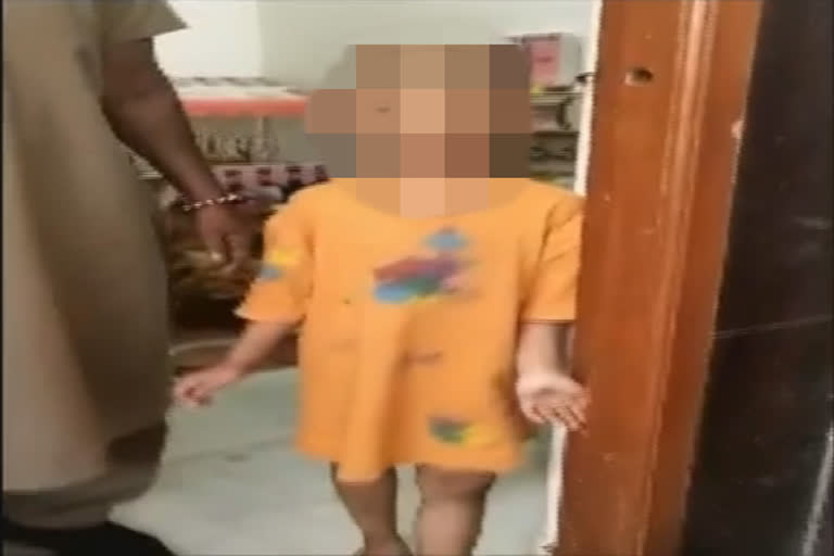 Child abuse  Child labour  domestic help abused  Chaderghat Police rescues 5 year child labour  Telangana Police rescue 5-year-old  domestic help abused  തെലങ്കാന  ബാലവേല  തെലങ്കാനയിൽ ബാലവേല ചെയ്തിരുന്ന അഞ്ച് വയസ്സുകാരിയെ പൊലീസ് രക്ഷപ്പെടുത്തി