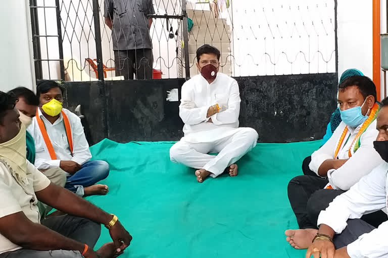 mla srishar babu deeksha at manthani to allow him to jaldeeksha