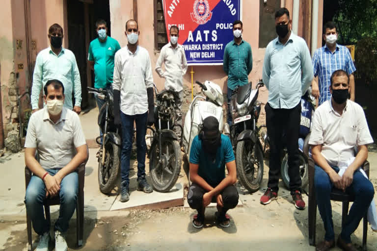 delhi crime: dwarka aats police team arrested vehicle thief