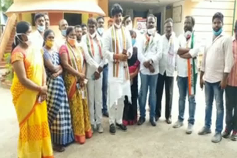 House Arest many senior Congress leaders in Godavari Khani