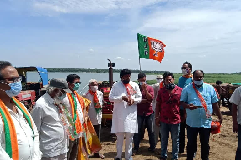 bjp protest for sand availability