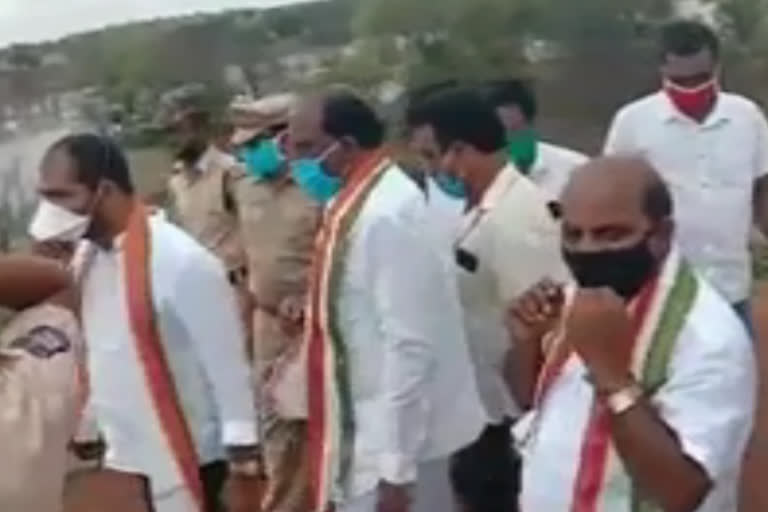 Police Stopped Congress Jala Deeksha In Nizamabad District