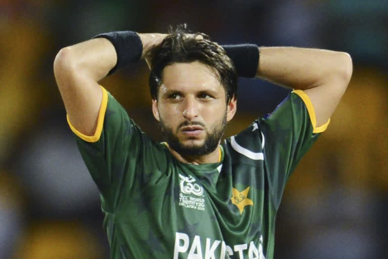 Former pakistani cricketer shahid afridi tested corona positive