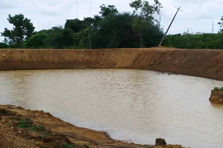 Lockdown Utilisation People Themself built a lakelet  amid the city