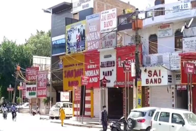 Even after relief in unlock, the famous tatarpur band market is empty in delhi