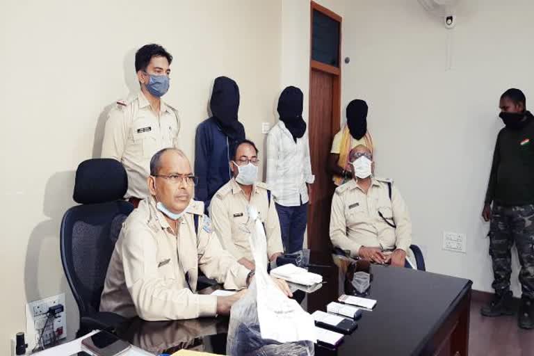 Three opium smuggler arrested in ranchi, smuggler arrested in ranchi, Opium doda recovered in ranchi, रांची में तीन अफीम तस्कर गिरफ्तार, रांची में तस्कर गिरफ्तार, रांची से अफीम का डोडा बरामद