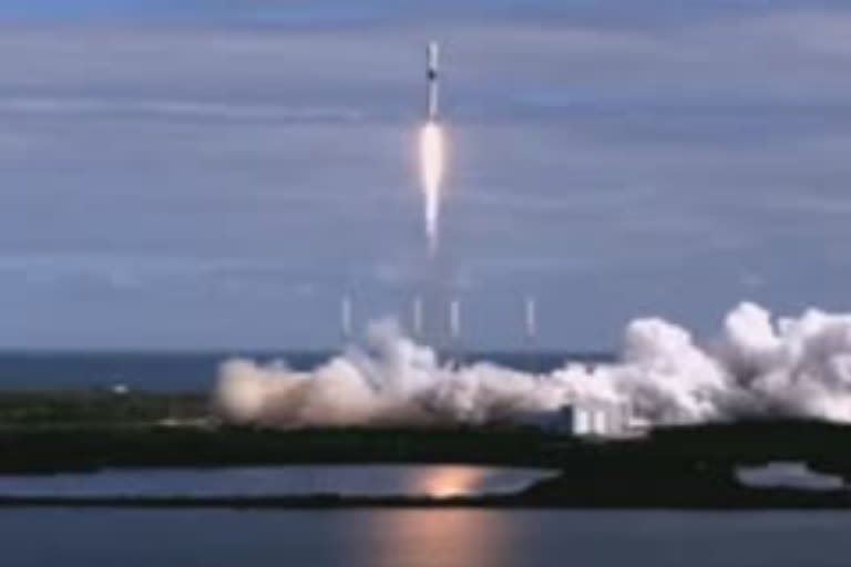 SPACEX LAUNCHED 61 SATELLITES