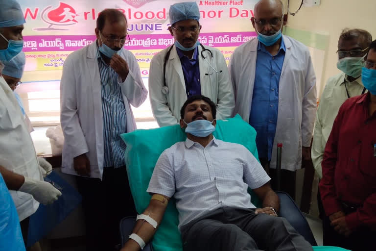 kadapa collector donating blood