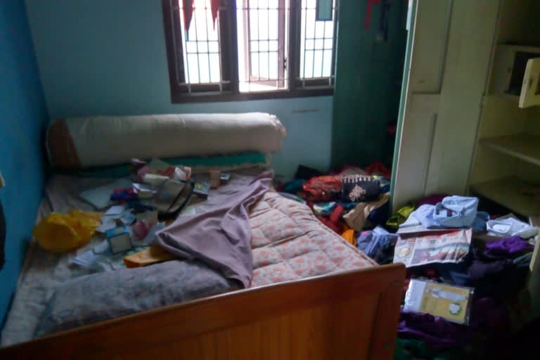 thoothukudi after got break in 2 houses burglars found nothing