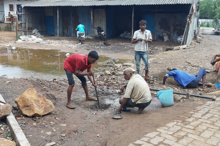 Ajit Seva Trust in Vapi Rata