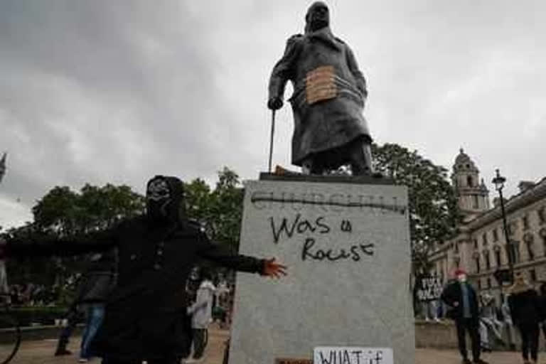 anti-racism protest in england, winsten churchill, safety for winsten churchill's statue, ଇଂଲଣ୍ଡରେ ବର୍ଣ୍ଣ ବୈଷମ୍ୟ ବିରୋଧୀ ଆନ୍ଦୋଳନ, ୱିନଷ୍ଟନ ଚର୍ଚ୍ଚିଲ, ୱିନଷ୍ଟନ ଚର୍ଚ୍ଚିଲଙ୍କ ପ୍ରତିମୂର୍ତ୍ତୀର ସୁରକ୍ଷା