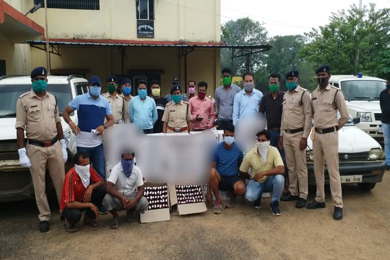4 accused arrested with illegal liquor of 2 lakhs