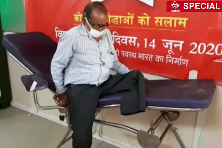 Anil Kumar is an example of humanity even after losing a leg in ghaziabad