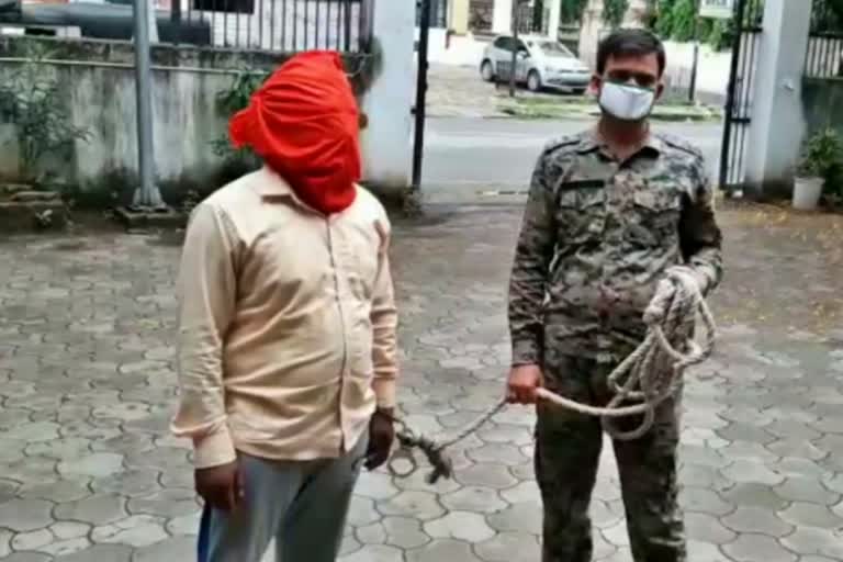 Police arrested accused for fire to a car in ranchi