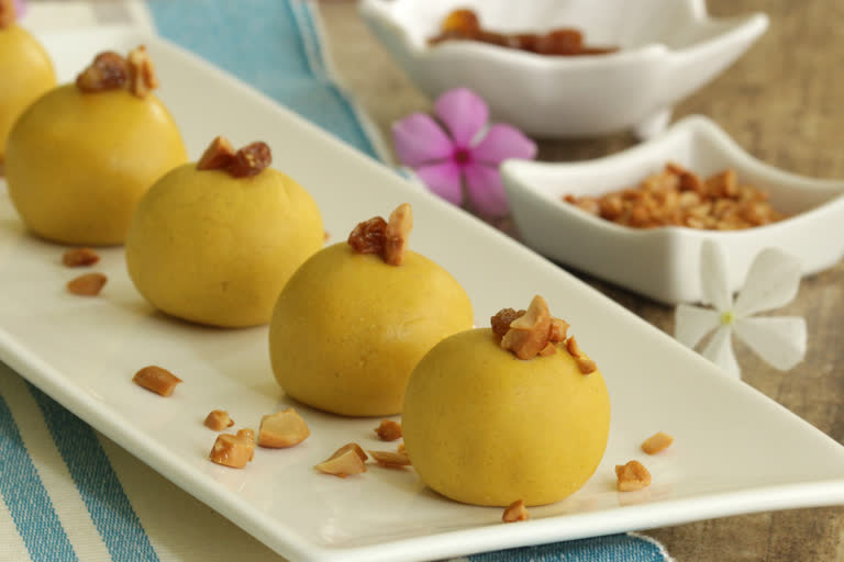 besan laddu