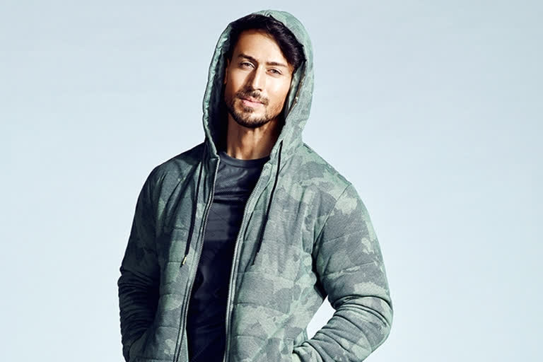 Tiger Shroff gives shout out to 'papp ninjas'