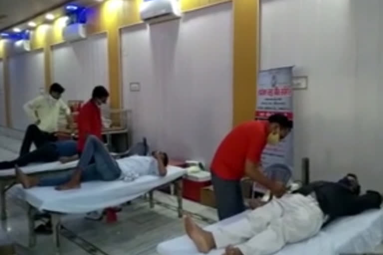 Blood donation camp in Sriganganagar, विश्व रक्तदाता दिवस, श्रीगंगानगर में रक्तदान शिविर का आयोजन