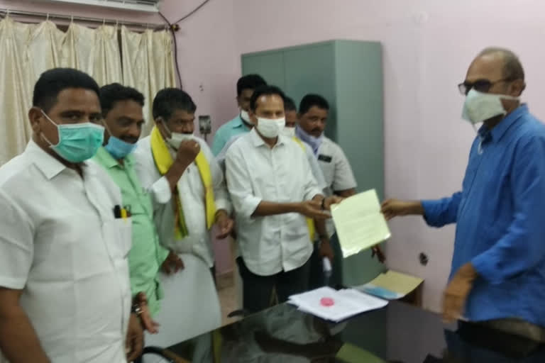 tdp leaders gave pleasing letter to vizianagaram dst parvathipuram rdo about tdp leaders arrest