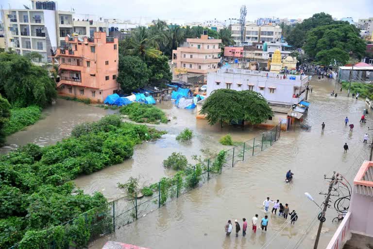 bangalore-outfit-for-the-rainy-season