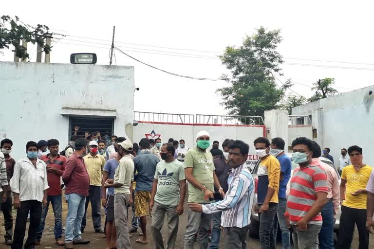 Agitation of workers at a private steel factory