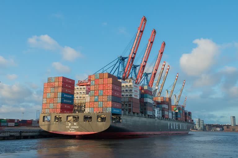 मई में निर्यात 36.47 प्रतिशत घटा, व्यापार घाटा कम होकर 3.15 अरब डॉलर रहा