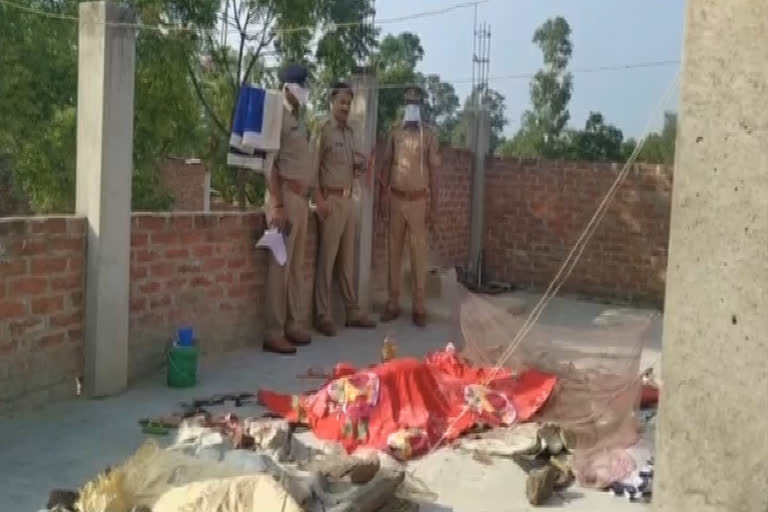 Woman, daughter found dead in UP's Barabanki