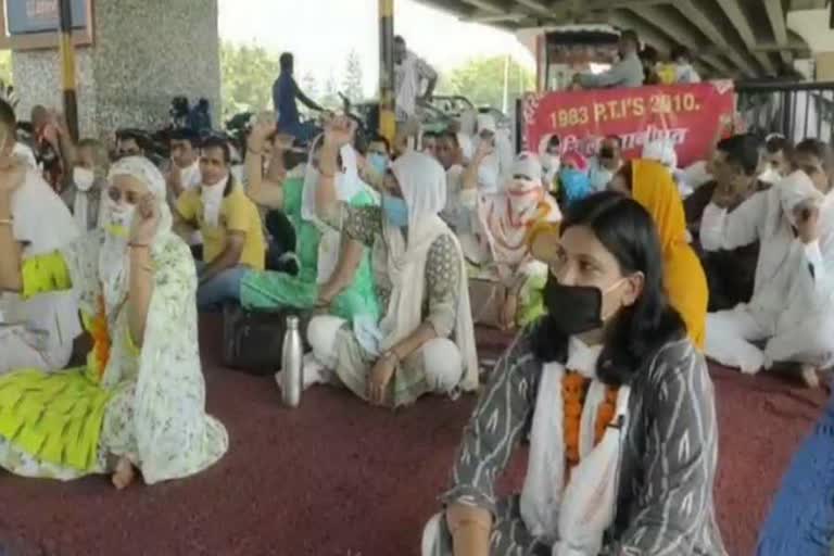 PTI teachers  protest in Panipat