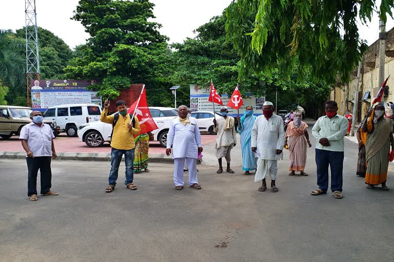 protest by communist party