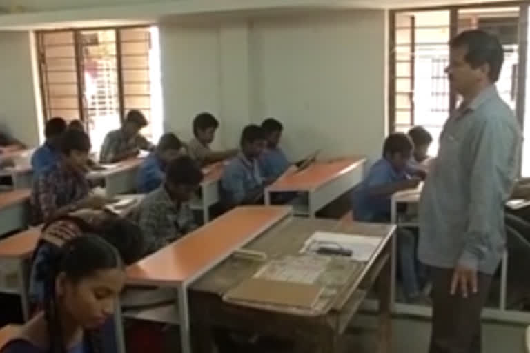 private schools in ap in deilama about conduct 10th class exams in  andhra  in corona time