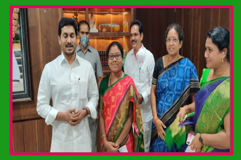 Visakha Agency MLAs met CM Jagan during assembly meetings