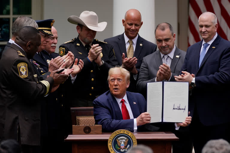 Rose Garden signing ceremony