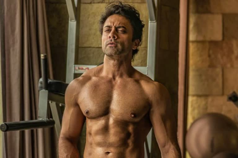 Reason behind Navdeep six pack body