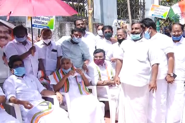 തിരുവനന്തപുരം  KSEB bill  udf light off protest  കെ.എസ്.ഇ.ബി  യു.ഡി.എഫ് പ്രതിഷേധം ഇന്ന്