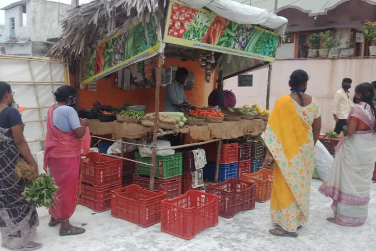 settting up shops in red zone of cheerala