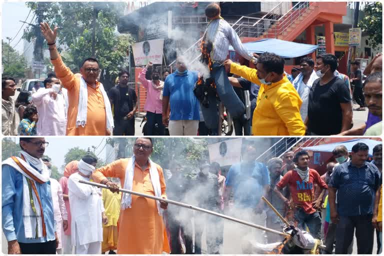 ghaziabad people protests due to tension with china and chinese president Mannequin fire