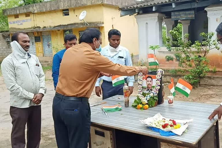 Lawyers and judge pay tribute to calnal santhosh babu