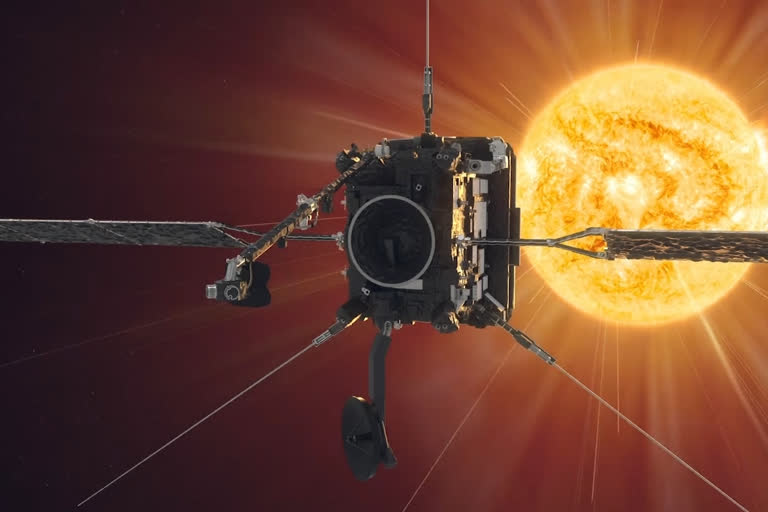 Sun-gazing Solar Orbiter makes first close approach
