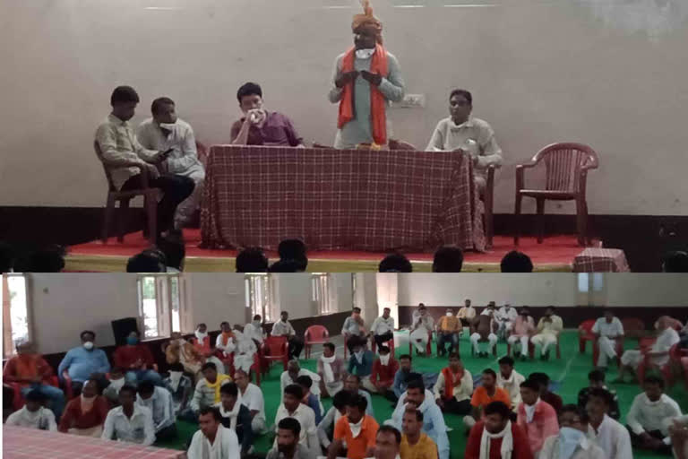 Public relations met with activists in neemuch