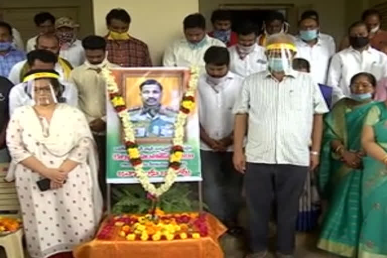 central ex minister ashok gajapari raju given condolence to colonal santosh in vijayanagaram