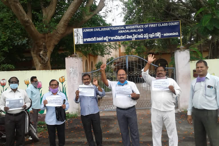 layers protest at amadalavalasa court