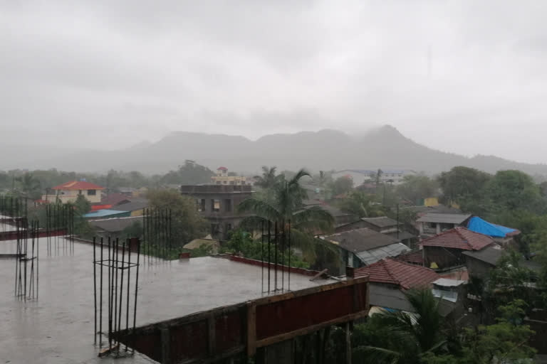 Heavy rain in raigad district